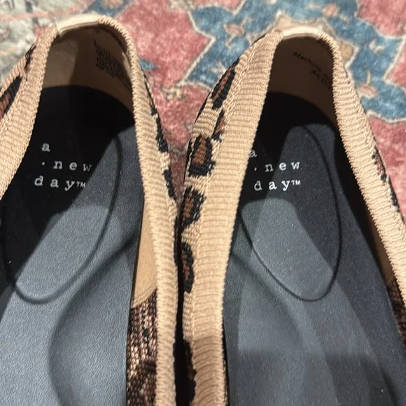 Flats - Picture 2 of 3